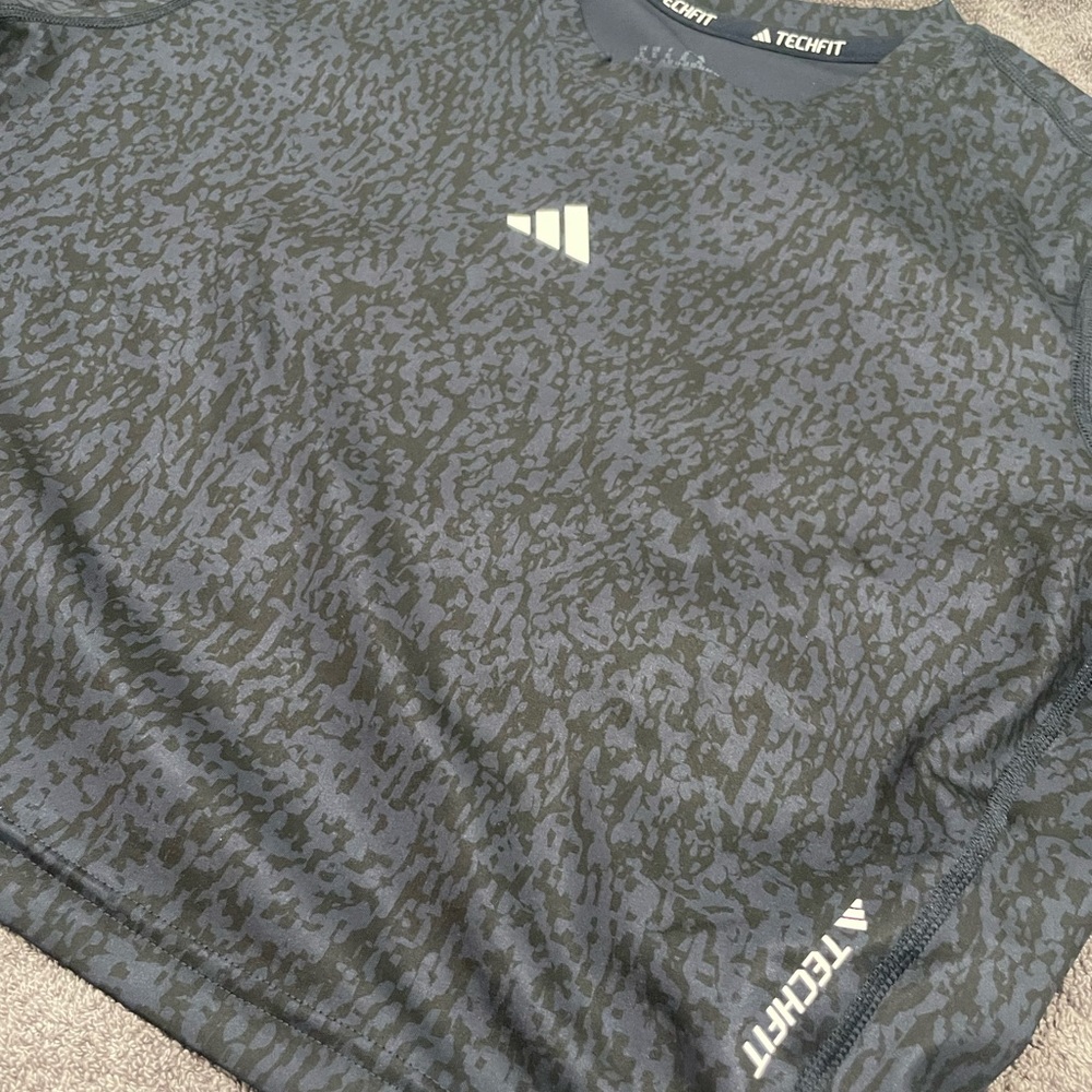 NWT -Women's adidas Training Crop Top - XLarge - Picture 4 of 8